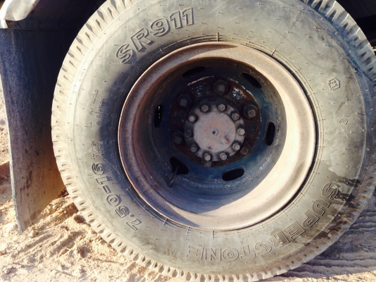 ขายหกล้อ ISUZU-KS32 มีภาพวีดีโอ เครื่อง 110 แแรงม้า หัวยกได้ กระบะยาว 5.ม ราคา 188,000 บาท พวงมาลัยเ