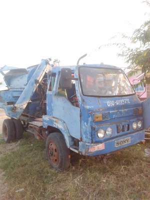 ขายรถนวดข้าวเครื่องอีซูซุ100แรงฝาขาวช่วงล่างโตโยต้าหกล้อ100แรงยางดีหกเส็น เครื่องเกียร์ดีขายด่วน69000บาทราคาตัดเลยครับ