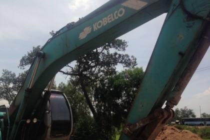 ขายด่วนๆครับ KOBELCO มาร์ค 5 SUPER SK 200 หัวฮอล์ ไฟฟ้าครบ ภายในสวย เครื่องเดิมปั๊มเดิมแรงดีเร็วดี ภายนอกบูมอาร์มสวย ช่วงล่างเอวแน่นดีครับ โซ่ใบแทรกสภาพดีประมาณ 70\% พร้อมทำงานได้เลย เอกสารทะเบียน ราคาต่อรองได้ครับ