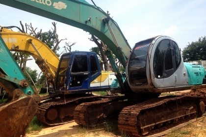 ขายด่วนๆครับ KOBELCO มาร์ค 5 SUPER SK 200 หัวฮอล์ ไฟฟ้าครบ ภายในสวย เครื่องเดิมปั๊มเดิมแรงดีเร็วดี ภายนอกบูมอาร์มสวย ช่วงล่างเอวแน่นดีครับ โซ่ใบแทรกสภาพดีประมาณ 70\% พร้อมทำงานได้เลย เอกสารทะเบียน ราคาต่อรองได้ครับ