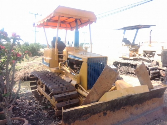 แทรกเตอร์ D 20 รุ่น 5  กระบอกปรับได้ 5 ทิศทาง