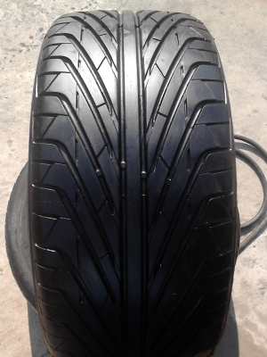 245/45R18  TRIANGLE TR968  ปี2014  มี  2 เส้น  TEL.081-427-3941