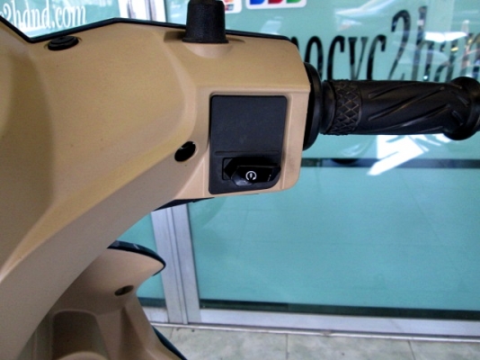 SPARK115 i (สตาร์ทมือ) สีนํ้าเงินนํ้าตาล รถเดือน ส.ค.ปี 57 ไมล์ 2 พันโล รถมีเกียที่ประหยัดน้ำมันที่สุด 84 กม./ ลิตร แถม 2 รายการ 26900 SPARK115 i (สตาร์ทมือ) สีนํ้าเงินนํ้าตาล รถเดือน ส.ค.ปี 57 ไมล์ 2 พันโล รถมีเกียที่ประหยัดน้ำมันที่สุด 84 กม./ ลิตร แถม 2 รายการ 26900