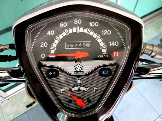 LET'S ตัวท็อปล้อแมกช์ สีขาวนํ้าตาล รถเดือน สิงหาคม.ปี57 ไมล์ 6746โล รุ่นใหม่หัวฉีด ของแถม 3 รายการ 24900