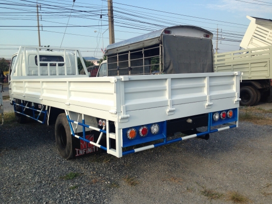 6ล้ออีซูซุNQR/150HPยาว5.50เมตร