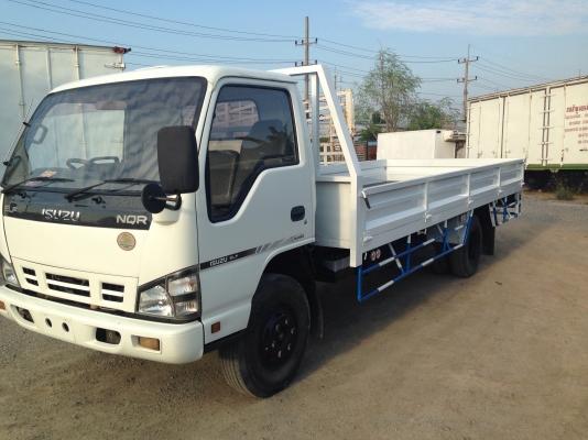 6ล้ออีซูซุNQR/150HPยาว5.50เมตร