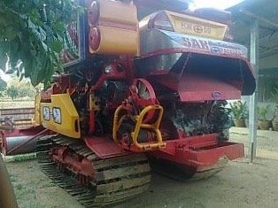 **670,000 บ.ต่อรอง**ขายรถเกี่ยวข้าว แบบอุ้ม ศักดิ์พัฒนาฯ รุ่น KM-49 เครื่องยนต์ ISUZU 6HH1-Tubo ปั้มไดกิ้น23 อุ้มเลส2.5ตัน ช่วงล่าง 12HT เครื่อง แรง แน่น ปั้มดีแรง ช่วงล่างแน่น โซ่ โรลเลอร์ แทร็ก สภาพดี ทำงานดี เร็ว คล่องตัว แรงดี รถทำงานใช้งานปกติ บอดี้เ