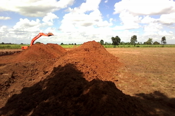 ต้องการจ้างสิบล้อ หรือหกล้อใหญ่ วิ่งงานทอยดินขึ้นจากสระ ต้องการจ้างสิบล้อ หรือหกล้อใหญ่ วิ่งงานทอยดินขึ้นจากสระ