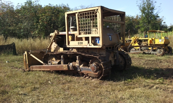 ขายด่วนรถแทร็กเตอรCATD7Fรถสวยพร้อมใช้งานไมมีเอกสาร