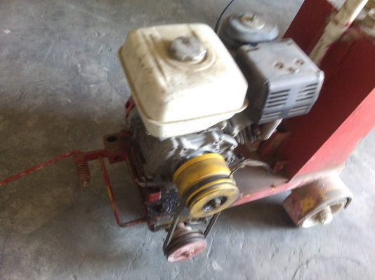 ตามมาติดๆ อีกตัวครับ - กับเครื่องตัดคอนกรีต มือสองญี่ปุ่น HONDA เครื่องเบนซิน