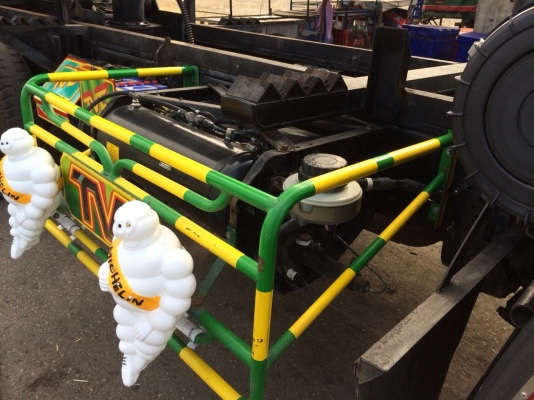 ขายด่วนเม็กก้า 260แรง ดั้มเนียมเกษตรอู่ธวัชชัยการช่าง รถสวยมาก