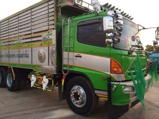 ขายด่วนเม็กก้า 260แรง ดั้มเนียมเกษตรอู่ธวัชชัยการช่าง รถสวยมาก