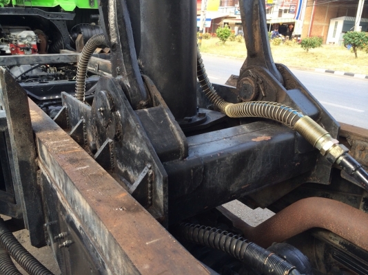 ขายด่วนเม็กก้า 260แรง ดั้มเนียมเกษตรอู่ธวัชชัยการช่าง รถสวยมาก