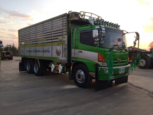 ขายด่วนเม็กก้า 260แรง ดั้มเนียมเกษตรอู่ธวัชชัยการช่าง รถสวยมาก