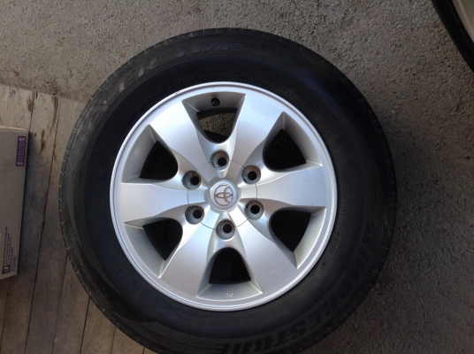 ล้อ vigo champ ขอบ 16 พรีรันเนอร์พร้อมยาง 215-65-16