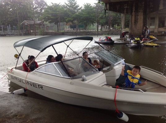 ขายbayliner19ฟุต