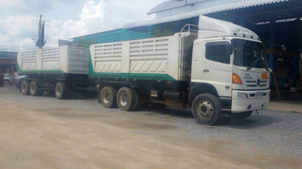 ขายรถพ่วงฮีโน่เมก้า 380 ปี55 ใช้งานมา160000โล ดั้มสามมิตรแม่ลูก ขาย2800000