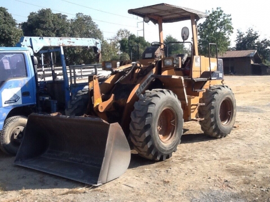 ขายรถตักล้อยางโคมัสสุWA-100 สภาพพร้อมใช้งานขาย750000