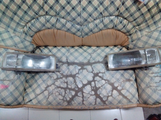 ขายไฟหน้านิสสันเซตดริก Y30 1คู่ราคา900บาท