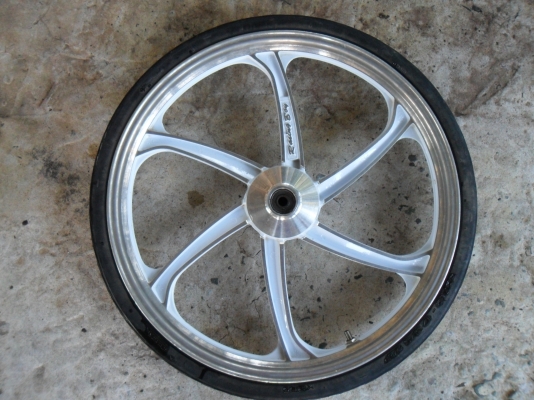 แม็กซ์ติดยาง คลิก , สกูปปี้ สภาพดี ไม่ดุ้ง แม็กซ์ติดยาง คลิก , สกูปปี้ สภาพดี ไม่ดุ้ง