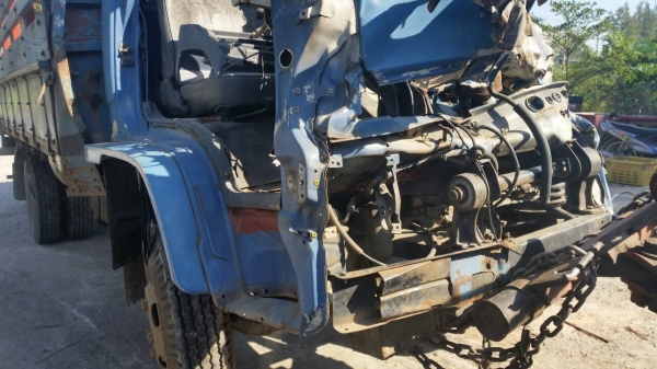 รถหกล้อ isuzu KS เครื่อง 4 BD1 ฝาขาว เกียร์ร็อค ทะเบียน ม.79 เอกสารพร้อมโอน รถหกล้อ isuzu KS เครื่อง 4 BD1 ฝาขาว เกียร์ร็อค ทะเบียน ม.79 เอกสารพร้อมโอน