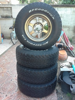 ขายล้อหล่อ ราคาถูกครับ te37x + bf 265/75/16 ลองดูครับ
