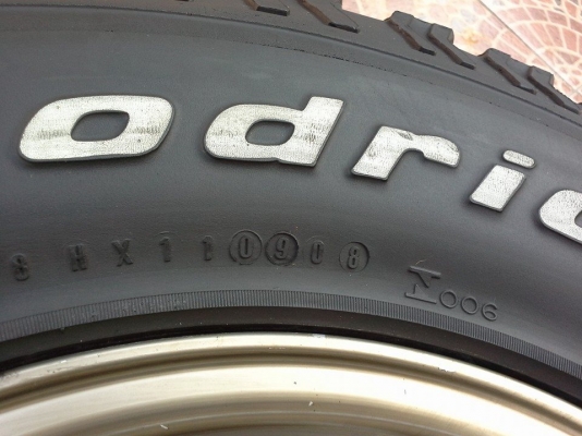 ขายล้อหล่อ ราคาถูกครับ te37x + bf 265/75/16 ลองดูครับ ขายล้อหล่อ ราคาถูกครับ te37x + bf 265/75/16 ลองดูครับ