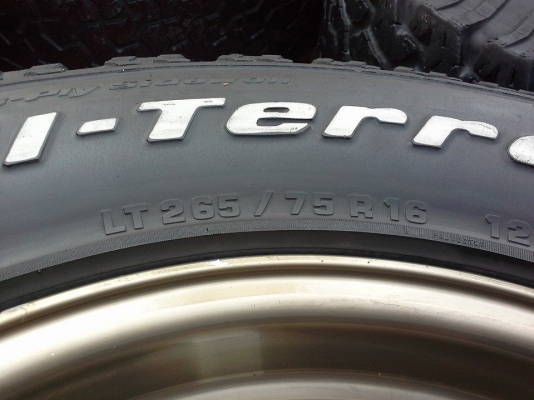 ขายล้อหล่อ ราคาถูกครับ te37x + bf 265/75/16 ลองดูครับ ขายล้อหล่อ ราคาถูกครับ te37x + bf 265/75/16 ลองดูครับ