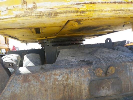 รถขุดล้อยาง Komatsu PW200-7K สินค้าถึงโกดังเราในไทยแล้วค่ะ สนใจโทร. 080-6565422 (หนิง)