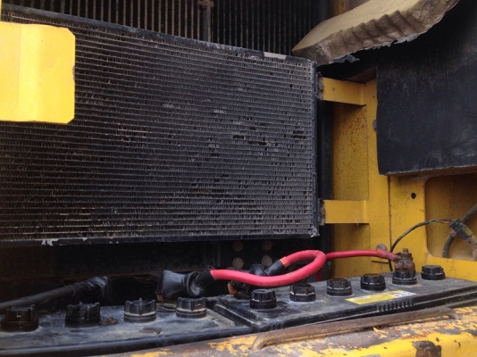 รถขุดล้อยาง Komatsu PW200-7K สินค้าถึงโกดังเราในไทยแล้วค่ะ สนใจโทร. 080-6565422 (หนิง)