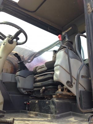 รถขุดล้อยาง Komatsu PW200-7K สินค้าถึงโกดังเราในไทยแล้วค่ะ สนใจโทร. 080-6565422 (หนิง)