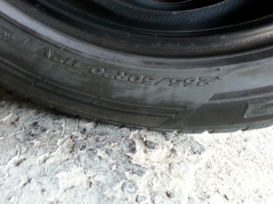 ขอขายยางขอบ20 ครับ 265/50/20  ปี12 คู่ละ1000บาทครับ มีหลายคู่ครับ