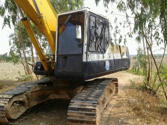 ขายรถแม็คโคร โคมัสสุ  พีซี 200 รุ่น 5