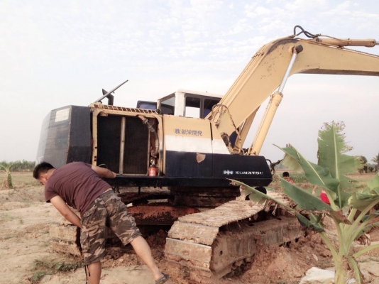 ขายรถแม็คโคร โคมัสสุ  พีซี 200 รุ่น 5