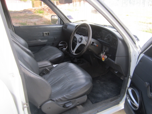 ขายถูก HILUX MIGHTY-X 4ประตู ราคา 87,000.- (ที่เชียงใหม่) ขายถูก HILUX MIGHTY-X 4ประตู ราคา 87,000.- (ที่เชียงใหม่)