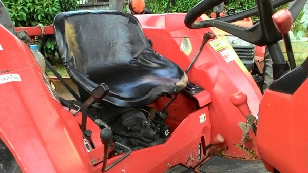 ขายรถไถ KUBOTA L4508 พร้อมดันหน้า ผาน6 รถไร่ ราคา 265,000