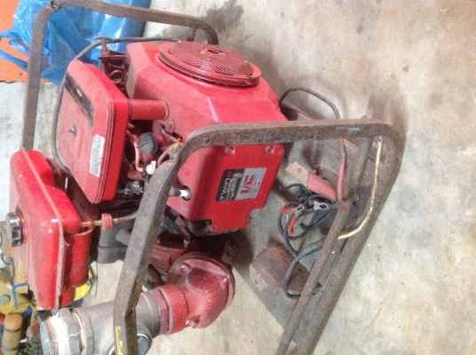 เครื่องสูบน้ำสองสูบ