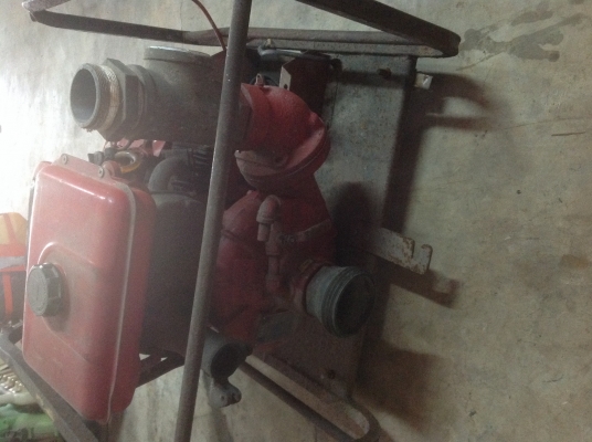 เครื่องสูบน้ำสองสูบ