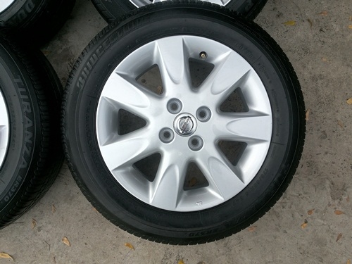 ขายล้อแม็กNISSAN March 15 พร้อมยางBRIDGESTONE  4 ล้อ