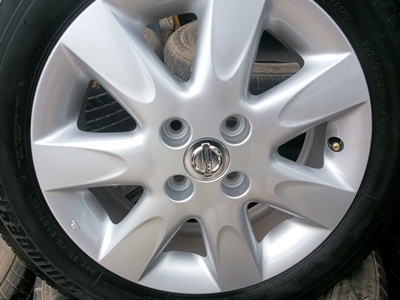 ขายล้อแม็กNISSAN March 15 พร้อมยางBRIDGESTONE  4 ล้อ