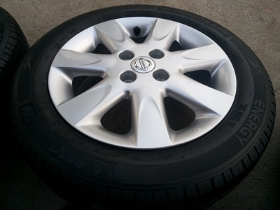 ขายล้อแม็กNISSAN March*15 พร้อมยางปี12 4 ล้อ