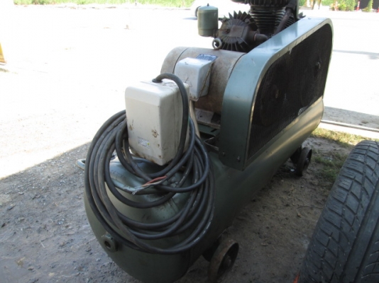 ปั๊มลม IWATA -3สูบ 10แรงม้า