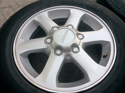 ขายล้อแม็กISUZU GOLD series16 พร้อมยาง 4 ล้อ ขายล้อแม็กISUZU GOLD series16 พร้อมยาง 4 ล้อ