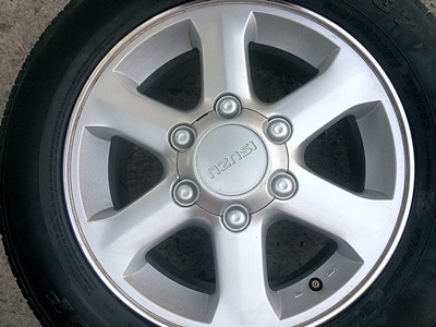 ขายล้อแม็กISUZU GOLD series16 พร้อมยาง 4 ล้อ ขายล้อแม็กISUZU GOLD series16 พร้อมยาง 4 ล้อ