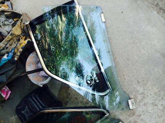 ขายเหมาไปหมดเลยคับอะไหล่E30 2ประตู แท้ทุกชิ้น ขายเหมาไปหมดเลยคับอะไหล่E30 2ประตู แท้ทุกชิ้น