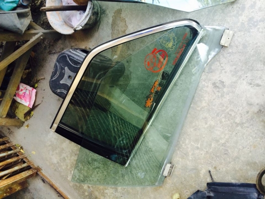 ขายเหมาไปหมดเลยคับอะไหล่E30 2ประตู แท้ทุกชิ้น ขายเหมาไปหมดเลยคับอะไหล่E30 2ประตู แท้ทุกชิ้น