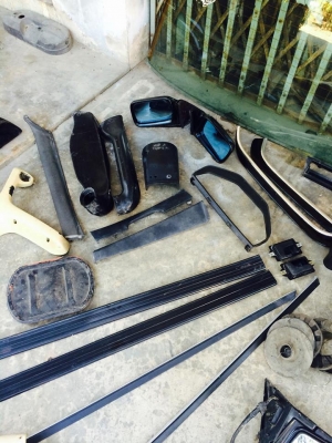 ขายเหมาไปหมดเลยคับอะไหล่E30 2ประตู แท้ทุกชิ้น ขายเหมาไปหมดเลยคับอะไหล่E30 2ประตู แท้ทุกชิ้น