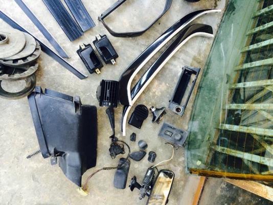 ขายเหมาไปหมดเลยคับอะไหล่E30 2ประตู แท้ทุกชิ้น ขายเหมาไปหมดเลยคับอะไหล่E30 2ประตู แท้ทุกชิ้น