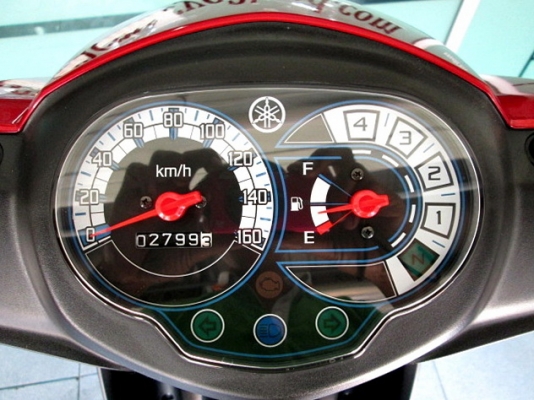 MIO 125 i RR สีแดง ขาว รถเดือน พฤศจิกายน ปี55 ไมล์ 8 พันโล  แถม 2 รายการ 24900