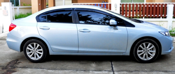 ขาย รถเก๋ง ซีวิค civic สวย ใช้งานน้อย อายุปีเศษ